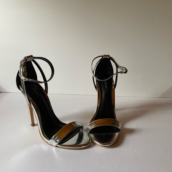 Forever 21 silver heeled sandal - Picture 4 of 7